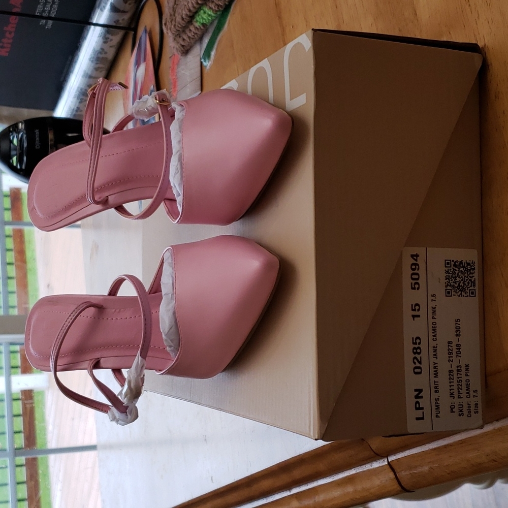 JustFab Brit Mary Jane Pump Size 7.5 in Cameo Pink